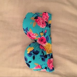NWOT bikini top